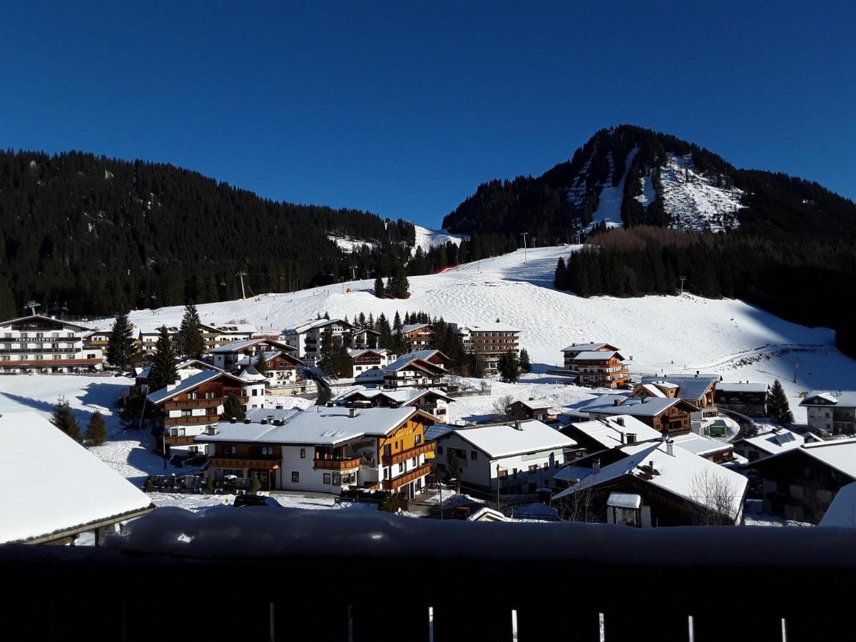 Chalet Zur Rose Berwang Exterior photo